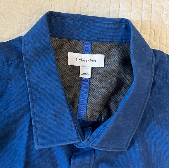 Calvin Klein button up bundle - Picture 2 of 9